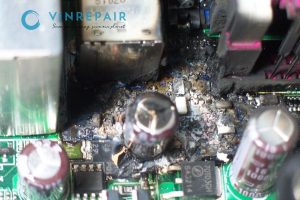 mach dien tu bi chay no